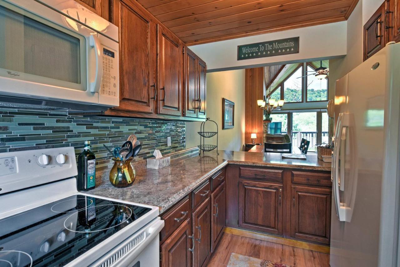 Beech Mountain Condo With Balcony, Walk To Resort! Eksteriør billede