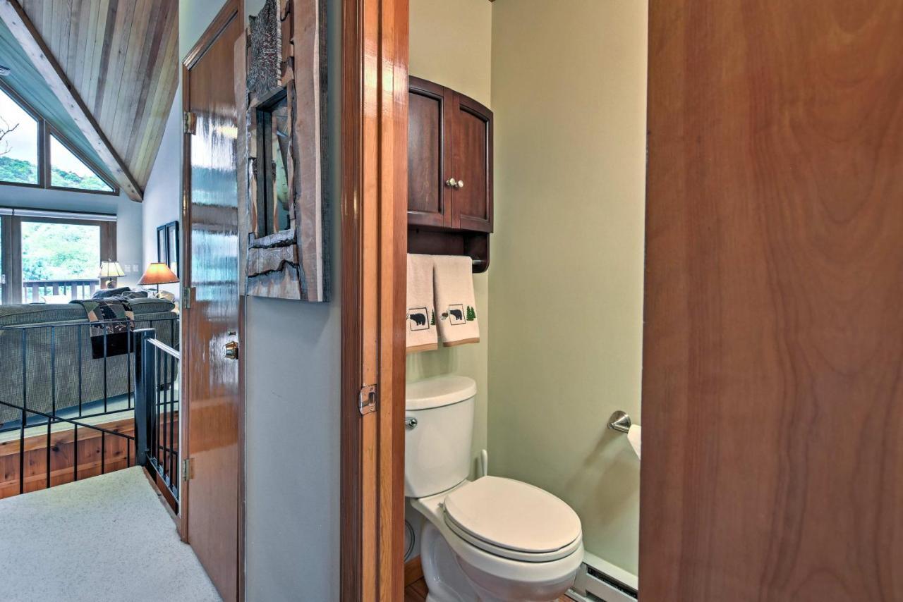 Beech Mountain Condo With Balcony, Walk To Resort! Eksteriør billede